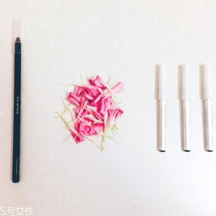 大眼睛怎么選眉筆顏色？眉色不可太淡