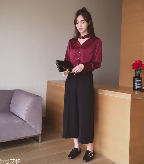 春天穿什么顏色衣服顯白？不要總是黑白灰