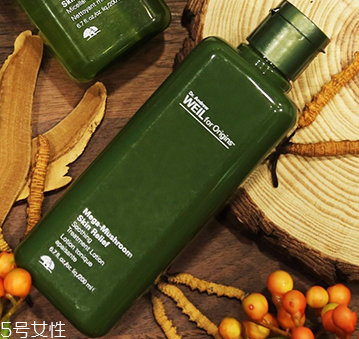 為什么油皮會(huì)變成干皮？三個(gè)油皮護(hù)膚誤區(qū)