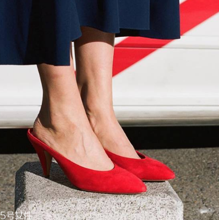mansur gavriel鞋子多少錢？一眼就陷進去的品牌