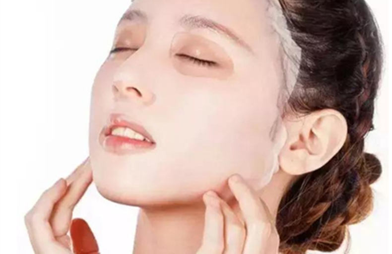 護膚水用了臉上刺痛怎么回事？這3點是關(guān)鍵
