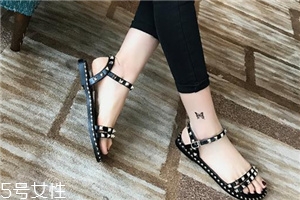 涼鞋上的黑印怎么去掉？這樣就能輕松去除