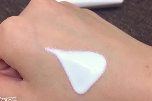 fancl物理防曬霜怎么樣？不悶痘不刺激