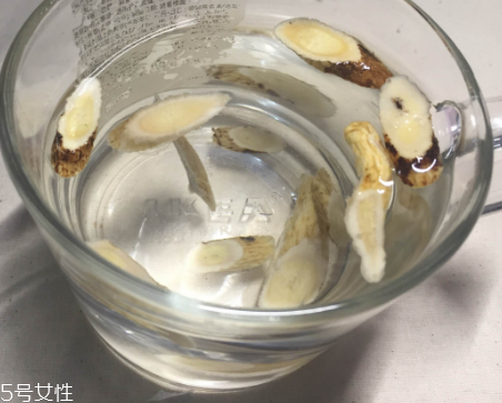 黃芪是甘草嗎？不是一種東西