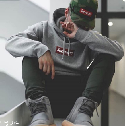 supreme衛(wèi)衣正品多少錢？全球哄搶的品牌