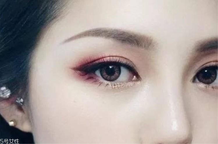 什么顏色的眼影顯白？這三種色號誰涂誰白