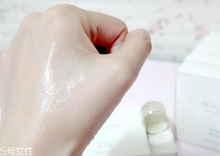 乳液和面霜的正確使用方法 日?；A(chǔ)護(hù)膚