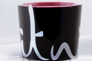 花青素可以美白嗎？女人就應(yīng)該吃點(diǎn)花青素