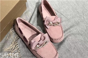 ugg豆豆鞋多少錢一雙？ugg也有單鞋