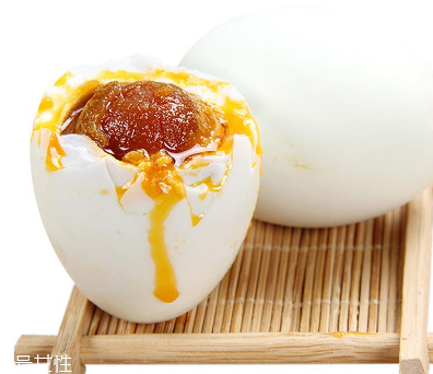 咸鴨蛋是生的還是熟的？肯定是生的
