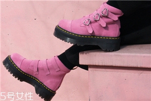 lazy oaf與dr.martens聯(lián)名厚底馬丁靴多少錢_在哪買？