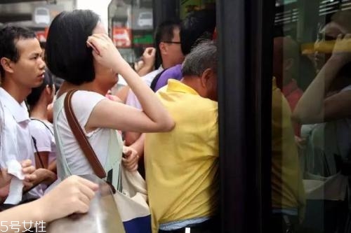 女生體味重是什么原因？越老越重口味