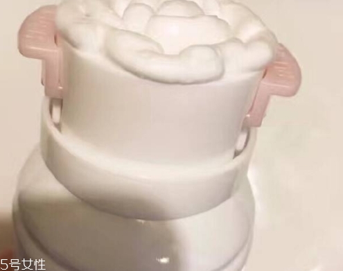 潔面泡沫能卸妝嗎？