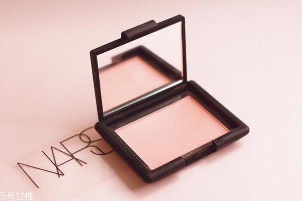 nars sex appeal腮紅干嗎？略飛粉不過可以接受