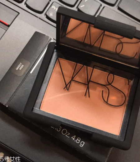 nars sex appeal腮紅干嗎？略飛粉不過可以接受