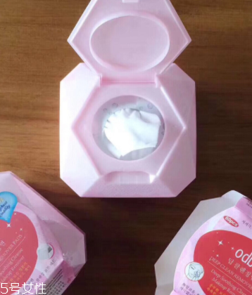 用完卸妝巾還用洗臉么？不洗凈會刺激皮膚