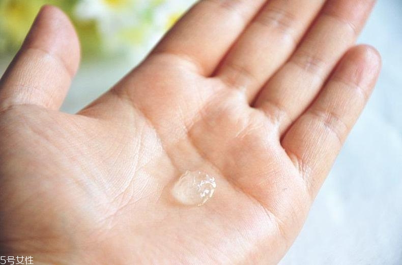 沒(méi)有卸妝油拿什么卸妝？含油物品能卸妝