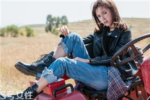 皮衣粘上502膠怎么辦？要小心清理