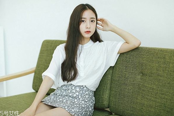 夏天穿衣怎么顯高顯瘦？?jī)商籽b備美美出門(mén)撩漢