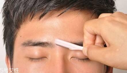 男生怎么化妝顯臉?。窟@4個地方化好秒帥