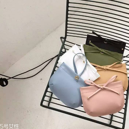 aiou是什么牌子？極簡風(fēng)個性包袋