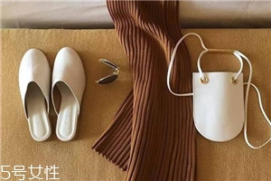 aiou是什么牌子？極簡風(fēng)個性包袋