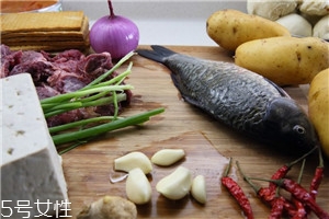 老人補(bǔ)充蛋白質(zhì)吃什么最好 盤點老人補(bǔ)充蛋白質(zhì)的食物