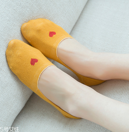 襪子粘有頭發(fā)怎么辦？巧妙利用身邊物品