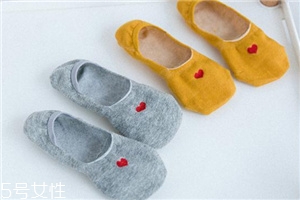襪子粘有頭發(fā)怎么辦？巧妙利用身邊物品