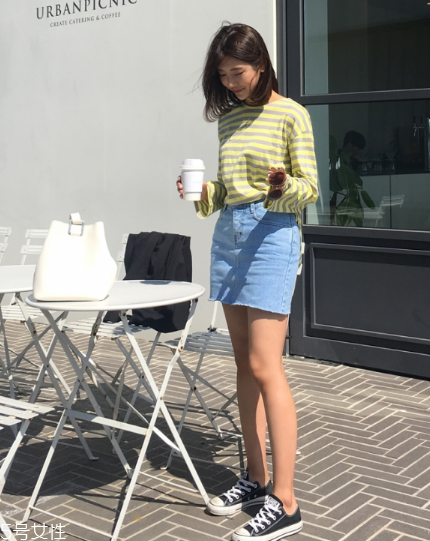 長袖t恤怎么搭配？屬于你的最佳出門穿搭