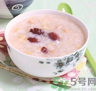 花生皮能不能吃？花生能和螃蟹一起吃嗎？