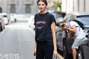 t恤怎么塞進(jìn)褲子好看？時(shí)尚達(dá)人都這樣塞