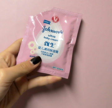 郁美凈和強生哪個好？還是郁美凈更值得入手