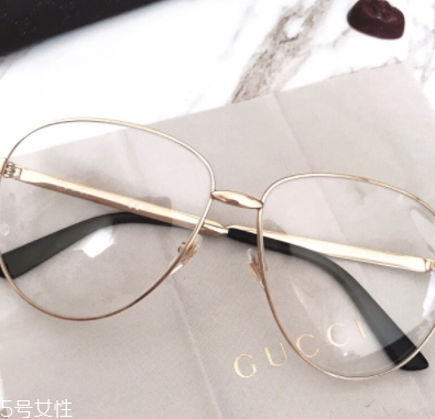 gucci平光鏡多少錢？明星都在戴的同款平光鏡