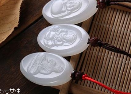 本命佛能戴著睡覺嗎？本命佛戴著睡覺好處多