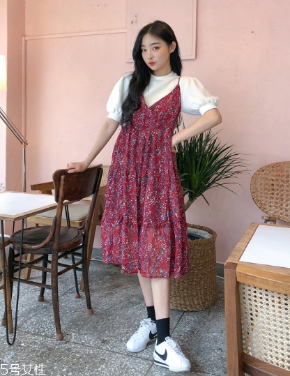 印花連衣裙配什么鞋子？印花連衣裙搭配鞋子圖片