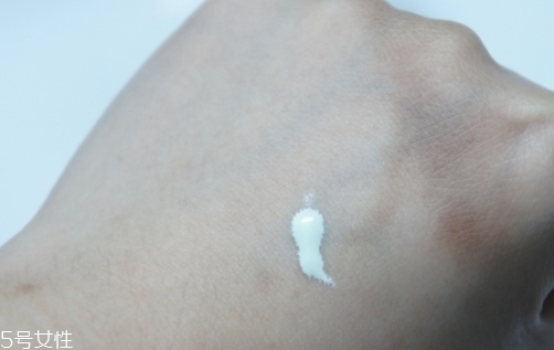 美膚寶和御泥坊哪個好？美膚寶和御泥坊品牌對比