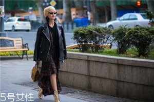 碎花連衣裙配什么外套？碎花連衣裙搭配外套圖片