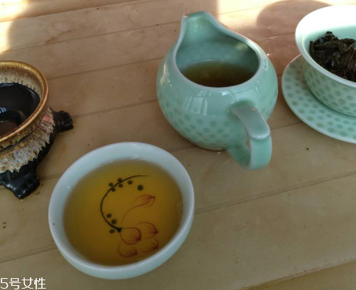 紅茶是酸性還是堿性？