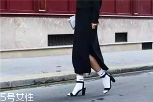 襪子怎么搭配時(shí)尚？襪子外露搭配圖片