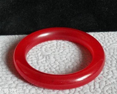 紅翡翠值錢(qián)嗎？紅翡翠值得收藏嗎