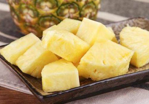 菠蘿里面發(fā)黑能吃嗎？切開(kāi)菠蘿里面是黑色的怎么回事？