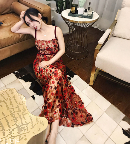 吊帶裙適合什么身材？吊帶裙穿搭圖片