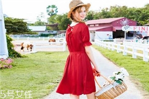 下半身胖怎么搭配衣服？下半身胖穿搭技巧