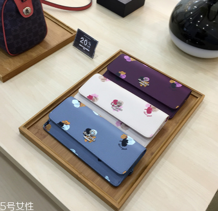 錢(qián)包是長(zhǎng)款好還是短款好？錢(qián)包長(zhǎng)款和短款的區(qū)別