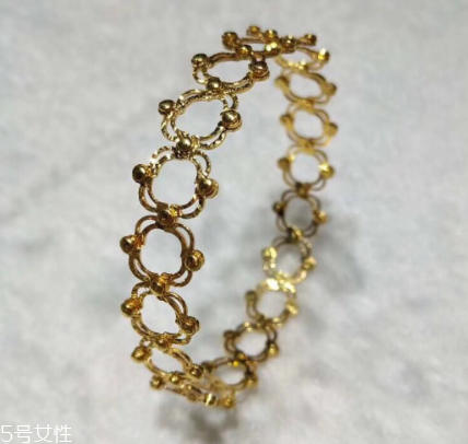 周大生伸縮戒指多少錢？周大生戒指變手鐲價(jià)格
