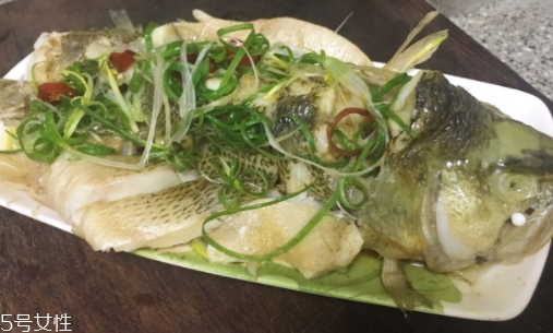 葡萄籽油可以炒菜嗎？葡萄籽油可以炒什么菜