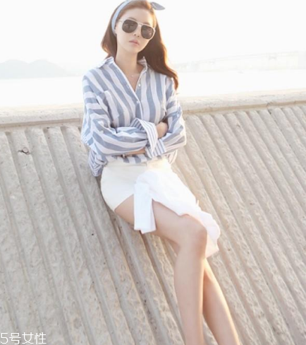 胸大的女生穿什么上衣？適合大胸女生的穿搭