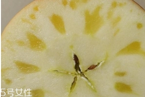 冰糖心蘋果爛心是什么原因？冰糖心蘋果里面發(fā)黑