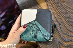 錢包長(zhǎng)毛了怎么清洗？錢包長(zhǎng)毛清洗方法